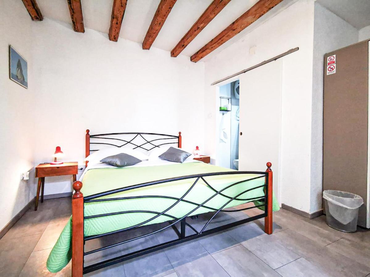 Val Comeza Hotell Komiža Exteriör bild