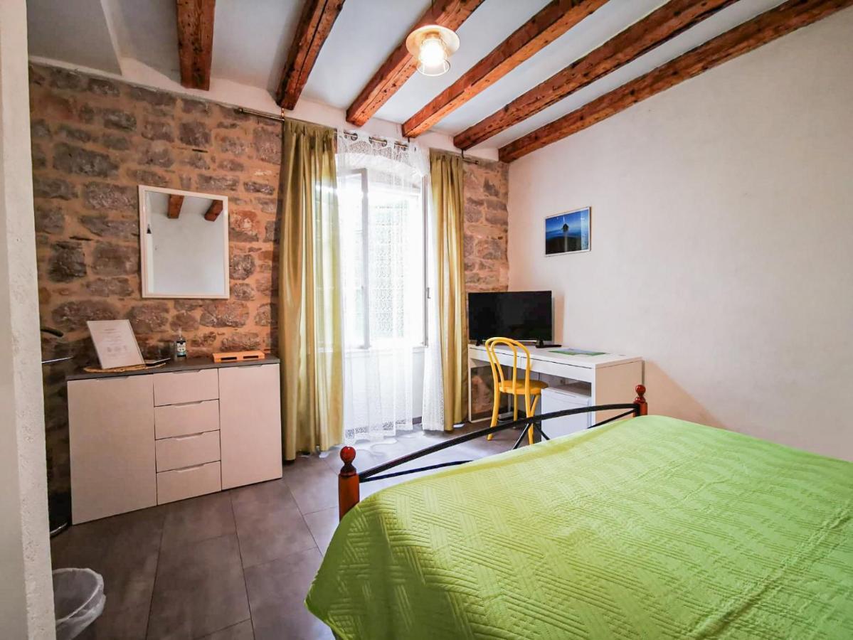 Val Comeza Hotell Komiža Exteriör bild