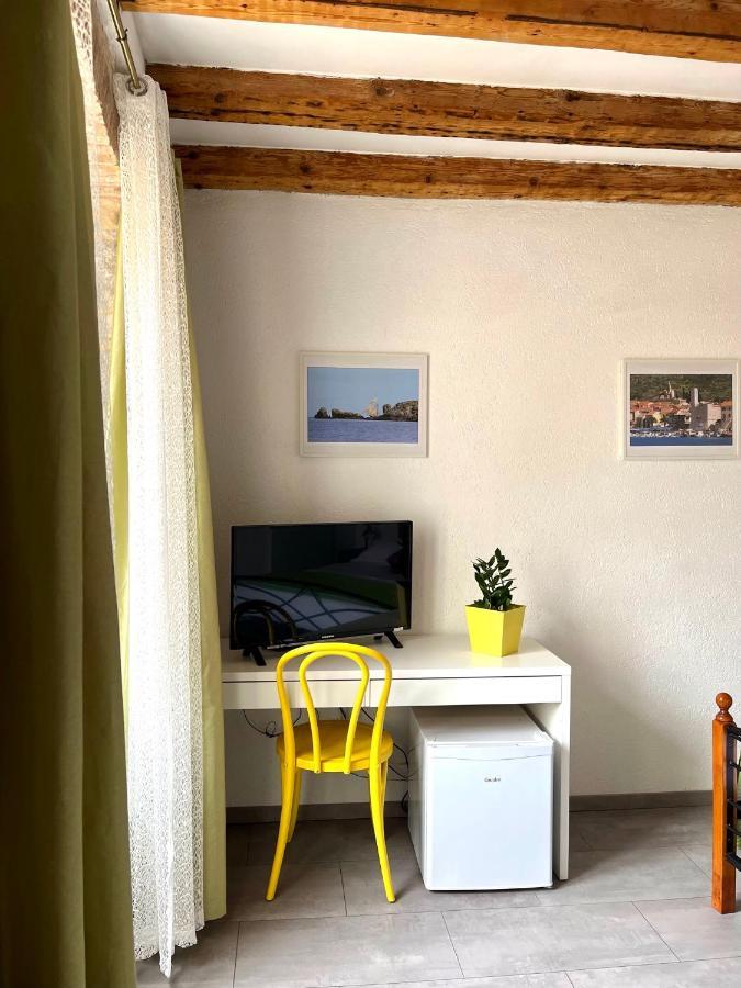 Val Comeza Hotell Komiža Exteriör bild