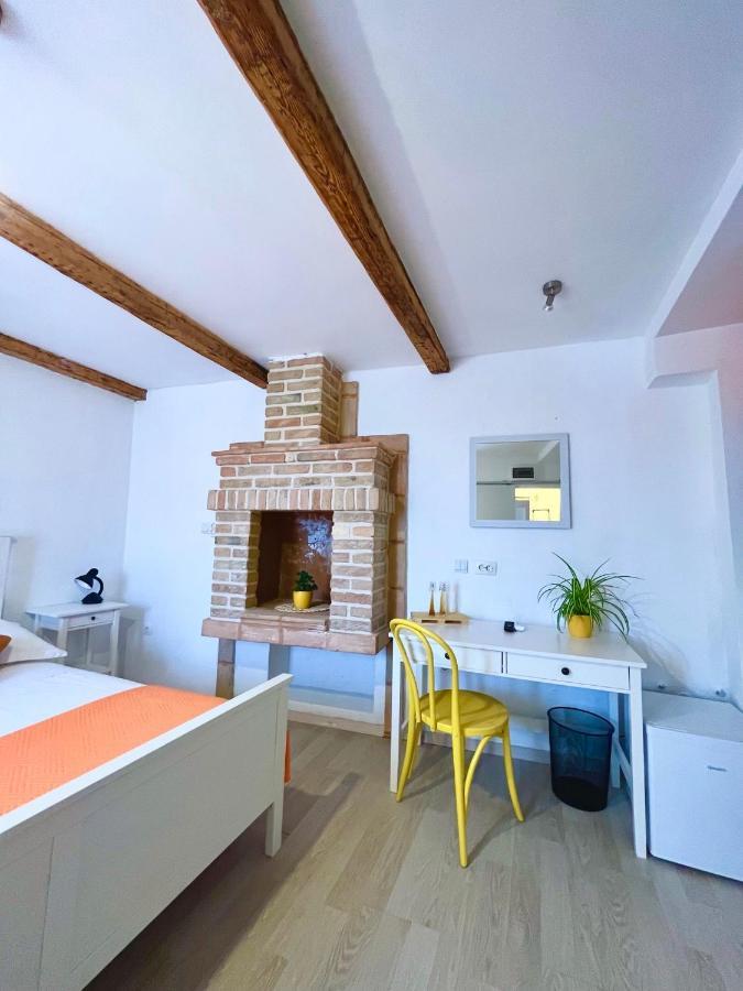 Val Comeza Hotell Komiža Exteriör bild