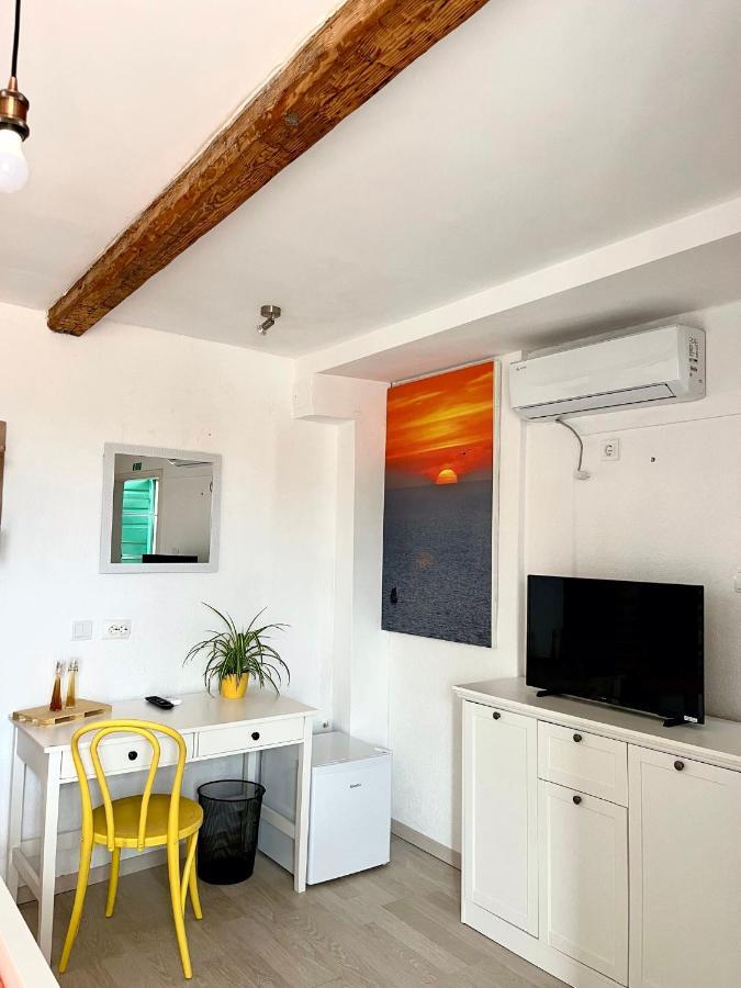 Val Comeza Hotell Komiža Exteriör bild