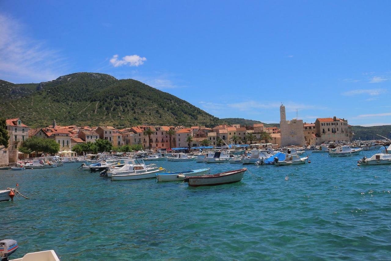 Val Comeza Hotell Komiža Exteriör bild