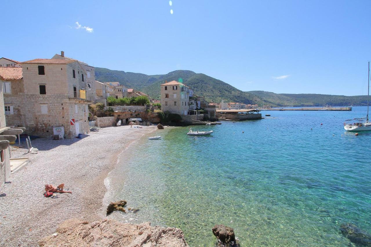 Val Comeza Hotell Komiža Exteriör bild