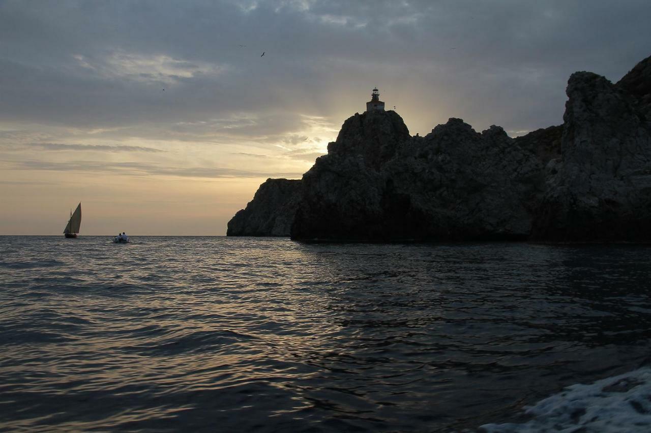 Val Comeza Hotell Komiža Exteriör bild